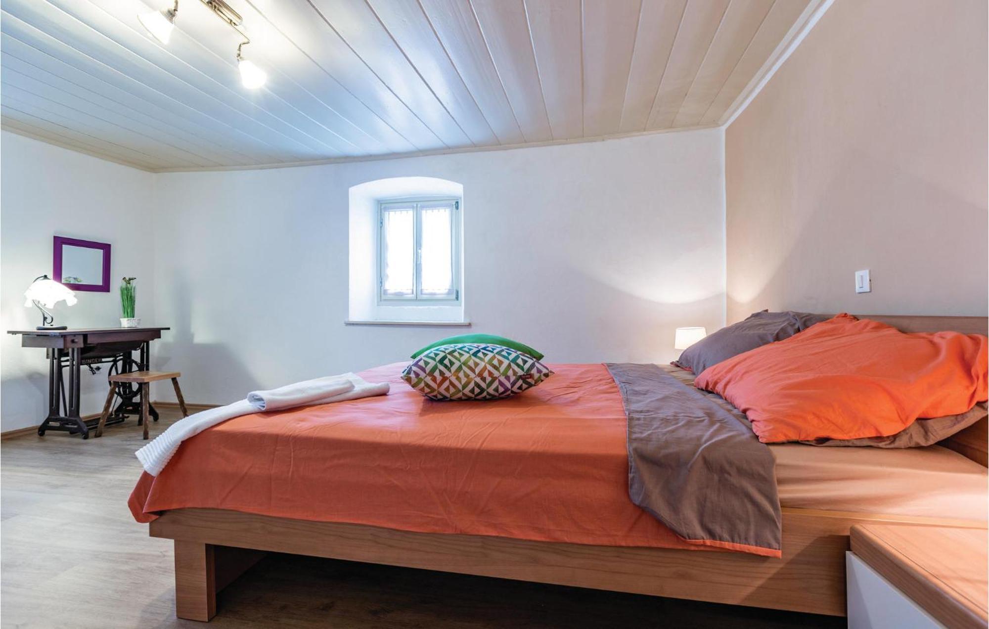Cozy Home In Pazin With House A Panoramic View Exterior foto